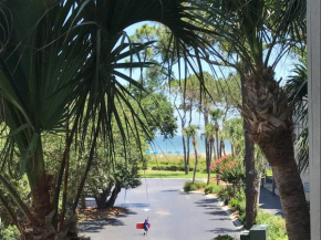 SunnyDaze-Steps to the Ocean king bed, Free bikes!